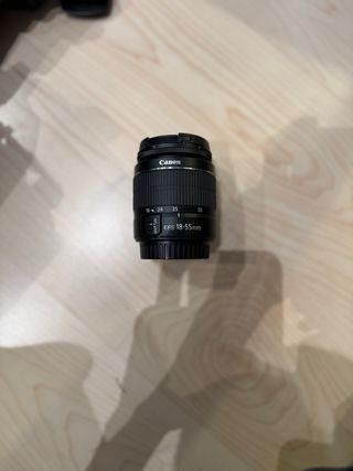 Confezione da 2 fotocamere Canon EOS 2000D e 1100D