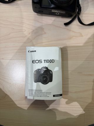 Confezione da 2 fotocamere Canon EOS 2000D e 1100D