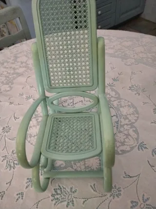 Sedia a dondolo giocattolo vintage