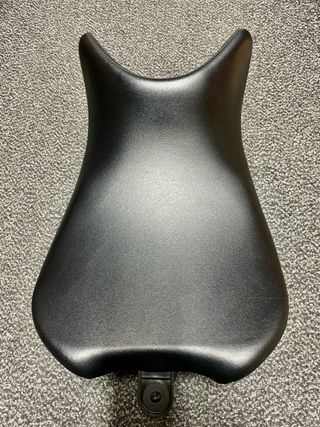 Suzuki GSX S1000 
Asiento Bajo Confort