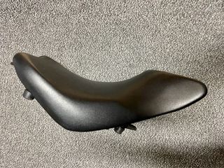 Suzuki GSX S1000 
Asiento Bajo Confort