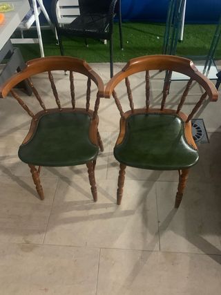 Coppia di poltrone vintage in legno e pelle