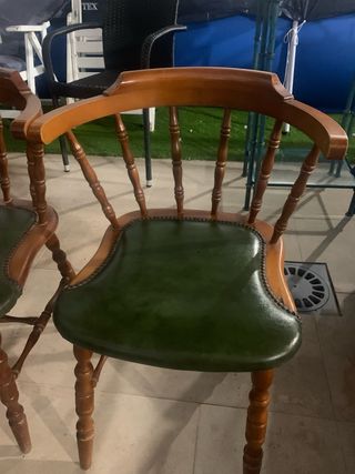 Coppia di poltrone vintage in legno e pelle
