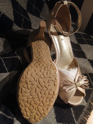 Zapatos de fiesta dorados talla 39