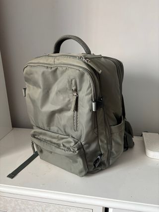 Mochila de viaje expandible tamaño carry on