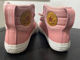 Zapatillas Converse niña rosa número 34.