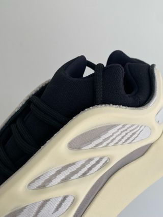 Adidas Yeezy 700 V3, FW4980, Talla 42