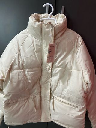 Chaqueta blanca acolchada talla M