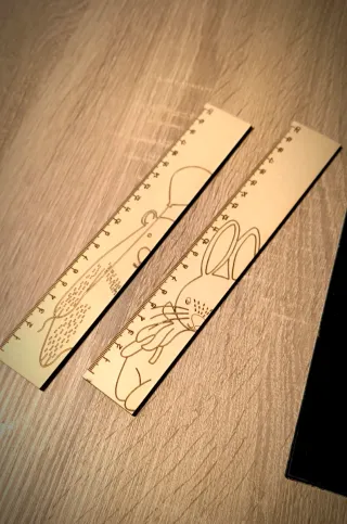Reglas de madera personalizadas