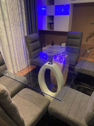 Mesa de comedor cristal y madera