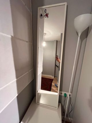 Specchio bianco a figura intera