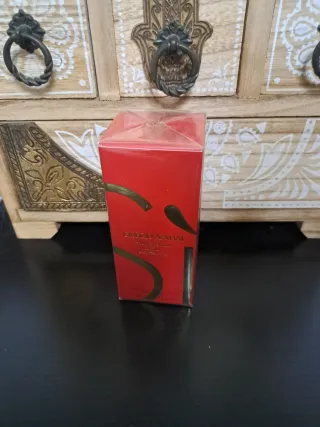 Perfume Giorgio Armani Si Eau de Parfum.