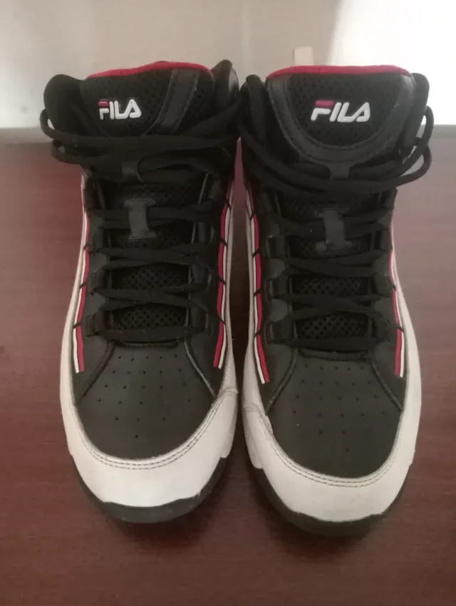 Zapatillas Fila niño negras, rojas y blancas 39