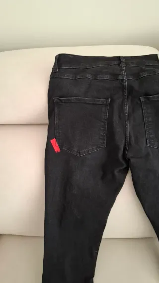 Pantalón hombre denim con elastano negro