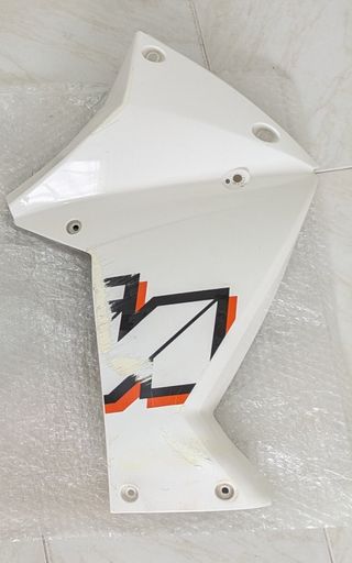 Tapa Delantera Dcha. KTM 990 Adventure