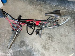 Bicicleta Montaña (MTB) Negra y Roja