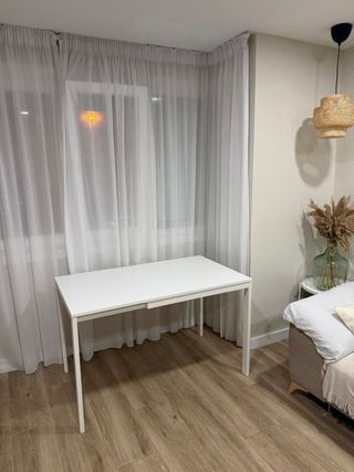 Mesa de comedor extensible blanca