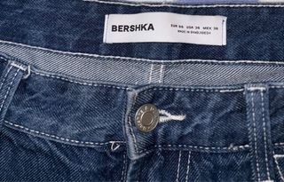 Pantalón cargo vaquero Bershka