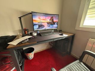 PC gaming + mesa y complementos incluidos