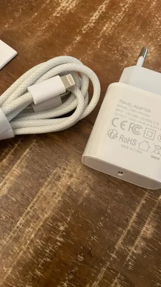 Caricatore adattatore da viaggio per iPhone HNT-PG2500