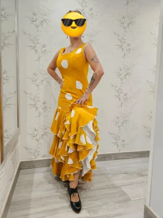 Vestido de flamenca mostaza con lunares