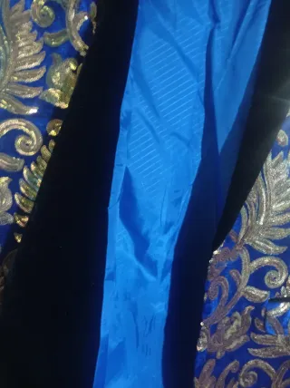 Chaqueta de fiesta hombre azul pavo bordado en oro