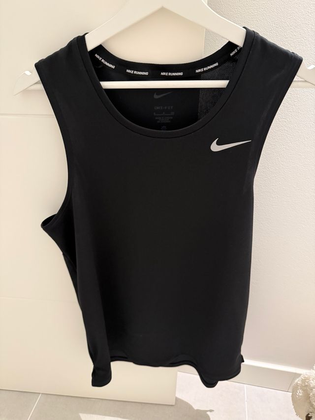 Camiseta Nike running  Modelo Miller a estrenar !!