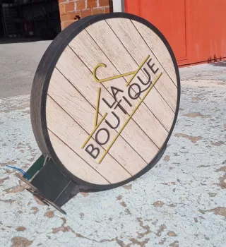 Insegna luminosa per negozio o bar