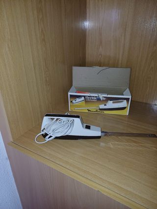 Cuchillo Eléctrico Moulinex con Soporte