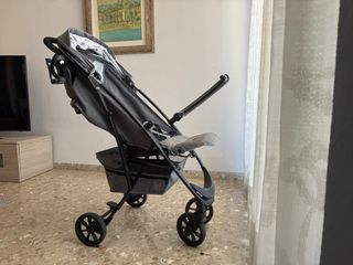 Cochecito bebé gris