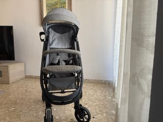 Cochecito bebé gris