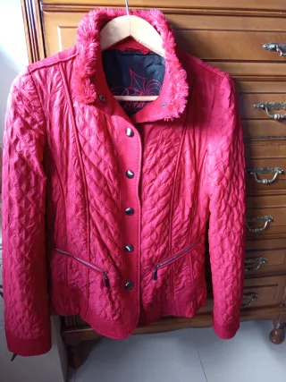 CAZADORA MODERNA AJUSTABLE Y DE MARCA  DISEÑO