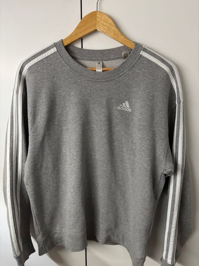 Sudadera Adidas Gris con Rayas Blancas