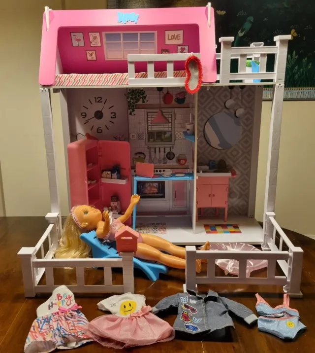 Casa Nancy Sweet Home con muñeca y ropa