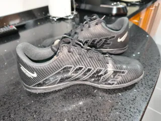 Zapatillas Nike Futbol Sala Negras. Niño 