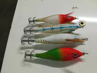 Señuelos de pesca para calamar nuevo (4 unidades)