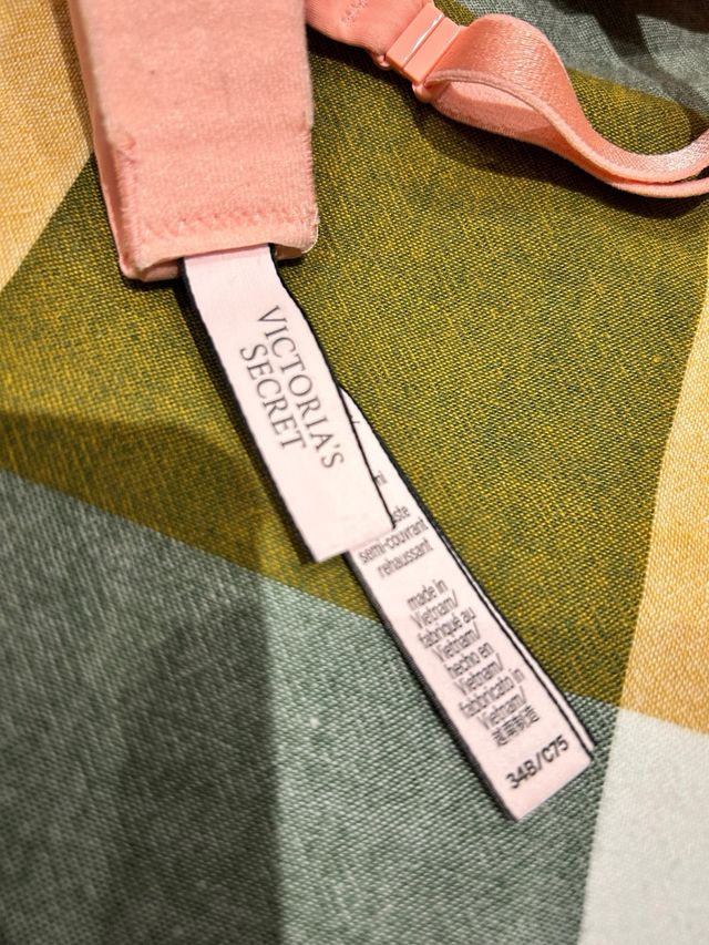 4 Sujetadores Negro y Rosa