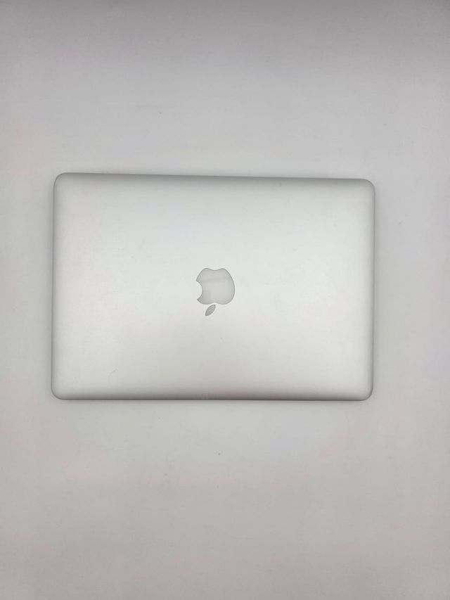 MacBook Pro 13 Retina (2015) i5 da 8 GB di RAM, SSD da 250 GB