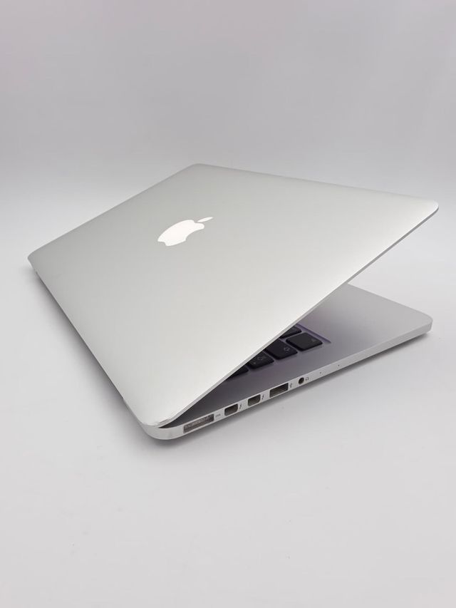 MacBook Pro 13 Retina (2015) i5 8GB RAM, 250GB SSD