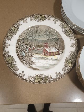 Juego de 12 platos de porcelana blancos y dorados
