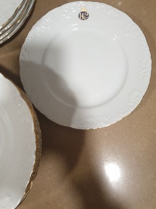 Juego de 12 platos de porcelana blancos y dorados