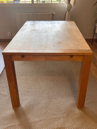 Mesa de roble y 4 sillas YISK