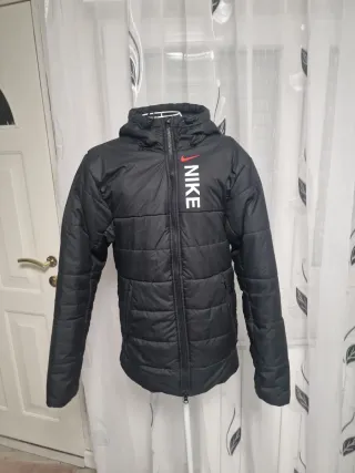 Abrigo Nike Negro con Capucha