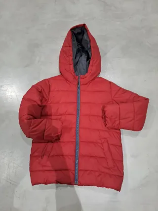 Abrigo Benetton 7-8 años rojo