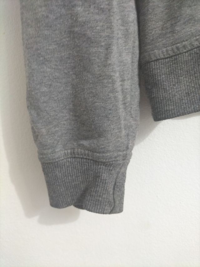 Sudadera gris con mensaje DON'T SWEAT IT