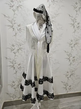Falda flamenca gollesca blanca y negra