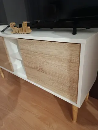 Mueble TV 105cm Ancho x 55cm Alto Seminuevo