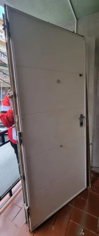 Puerta de madera 207*90