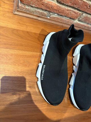 Zapatillas B Negras y Blancas NUEVAS SIN ESTRENAR 