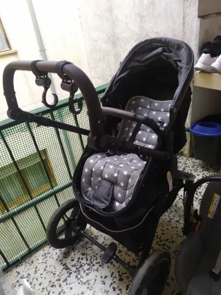 Cochecito de bebé y silla de coche casi nuevo